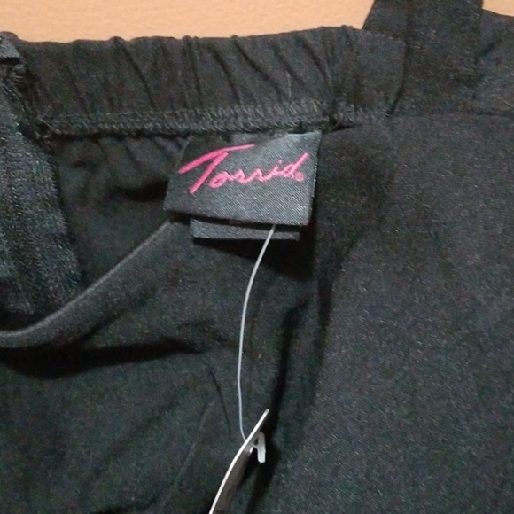 Dress - Picture 7 of 7